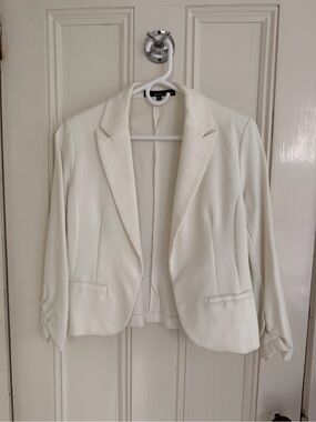 Amanda & Chelsea Ivory Open-Front Blazer